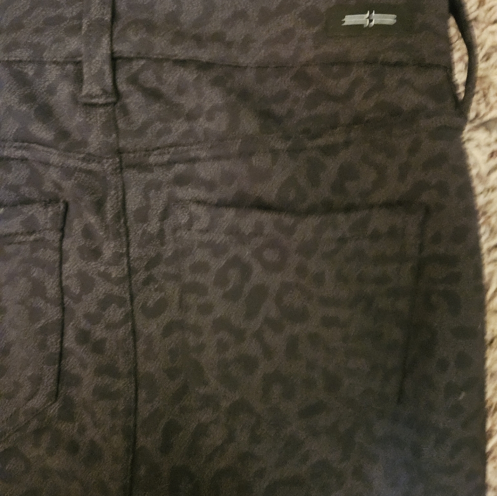 Liverpool Black Leopard Skinny Jeggings - Picture 12 of 12